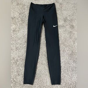 Black Nike leggings